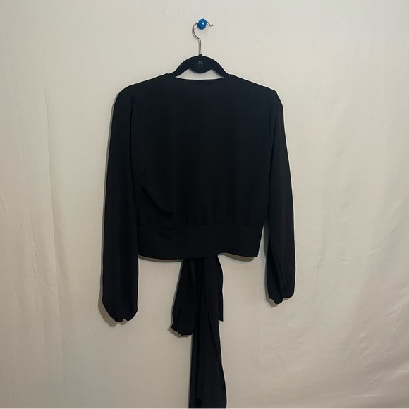 FASHION Nova Front Tie Long Sleeve V-Neck Top Premium Collection | Black - Picture 5 of 5